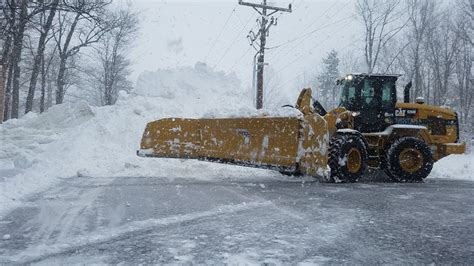 PLOWING A FOOT OF SNOW!!! 